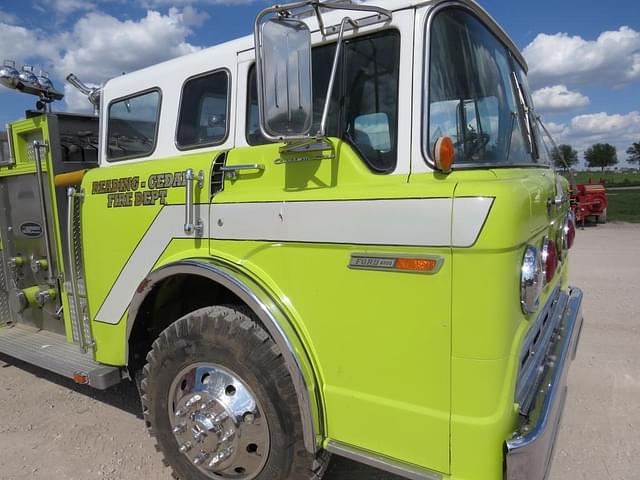 Image of Ford 8000 equipment image 3