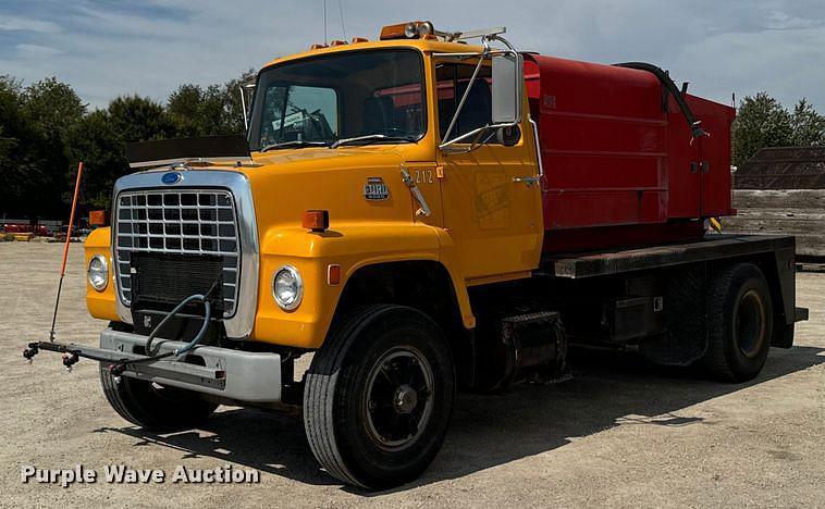 Image of Ford 8000 Primary image