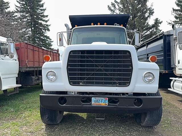 Image of Ford F-9000 equipment image 1