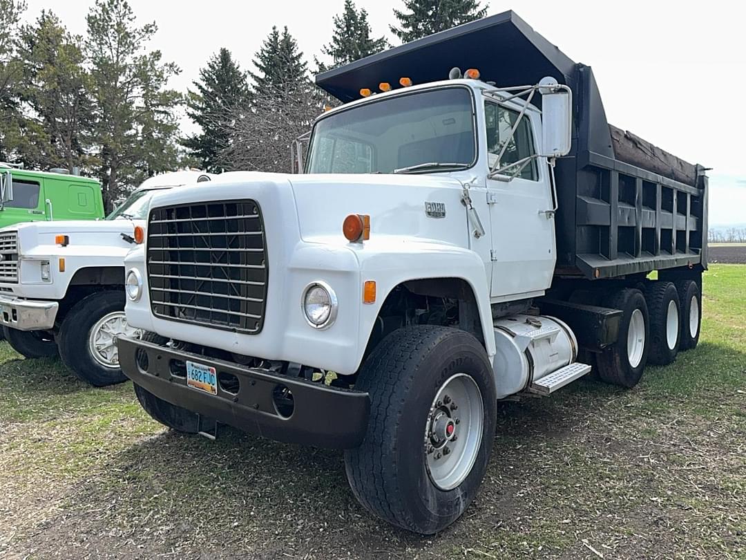 Image of Ford F-9000 Primary image