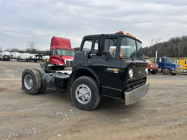 Image of Ford C800 equipment image 1