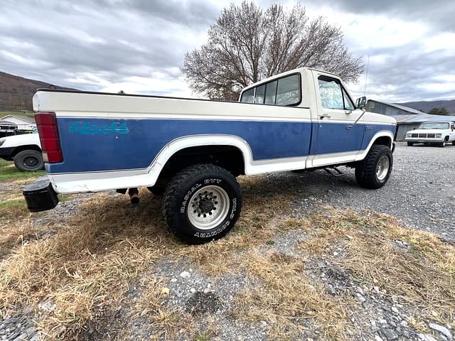 Image of Ford F-250 equipment image 3