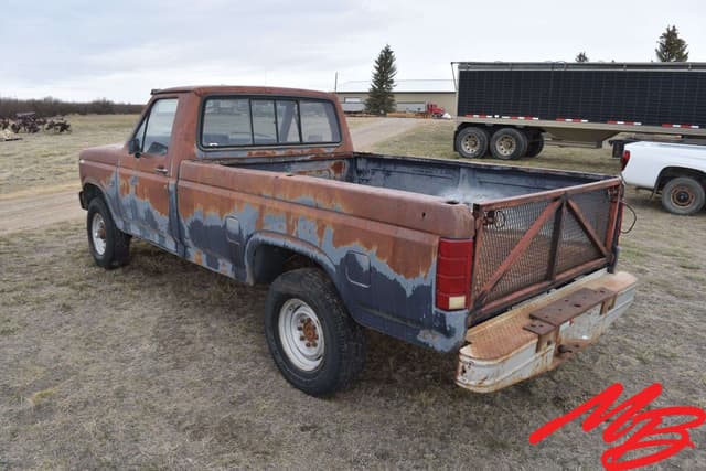 Image of Ford F-250 equipment image 3