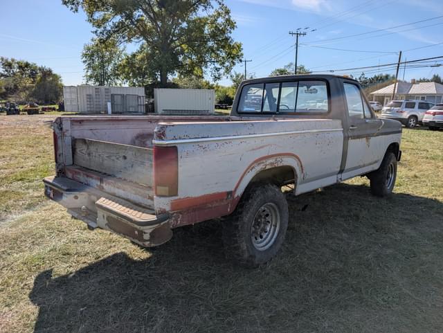Image of Ford F-250 equipment image 4