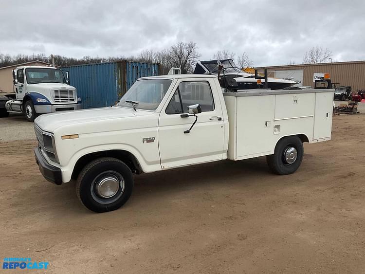 1986 Ford F-250 Equipment Image0