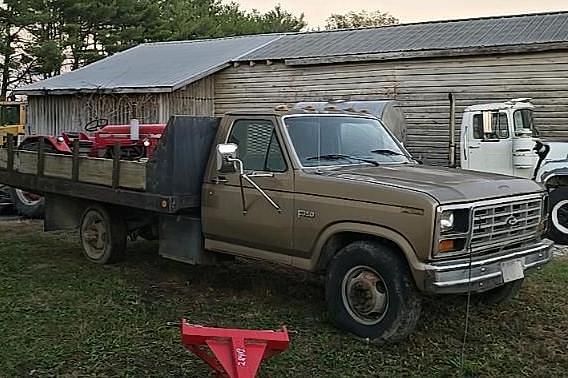 Image of Ford F-350 equipment image 2