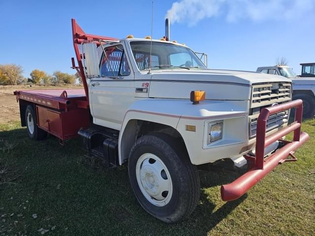 Image of Ford F-700 equipment image 2