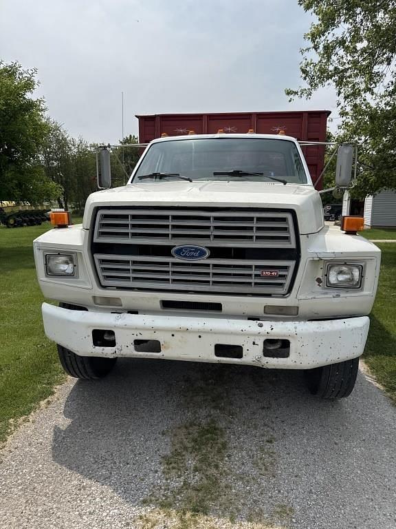 Image of Ford F-700 equipment image 1