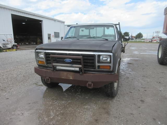 Image of Ford F-250 equipment image 2
