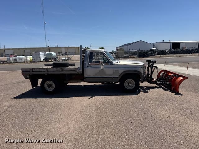 Image of Ford F-250 equipment image 3