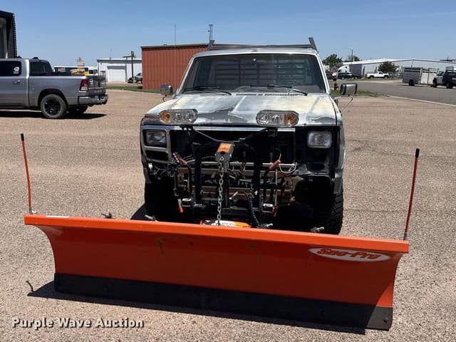 Image of Ford F-250 equipment image 1