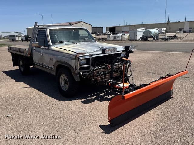 Image of Ford F-250 equipment image 2