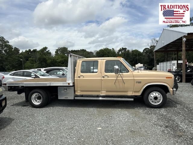 Image of Ford F-350 equipment image 4