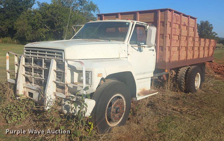 Image of Ford F700 Primary image