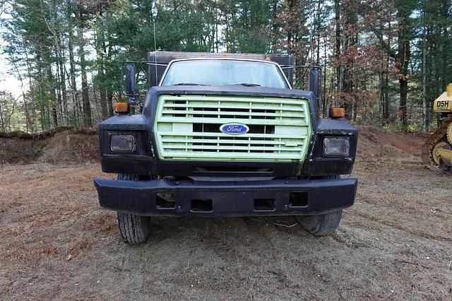 Image of Ford F-700 equipment image 1