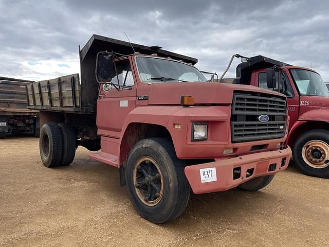 Image of Ford F-700 equipment image 4