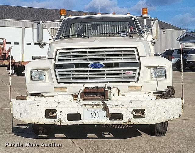 Image of Ford F700 equipment image 1