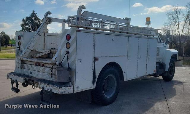 Image of Ford F700 equipment image 4