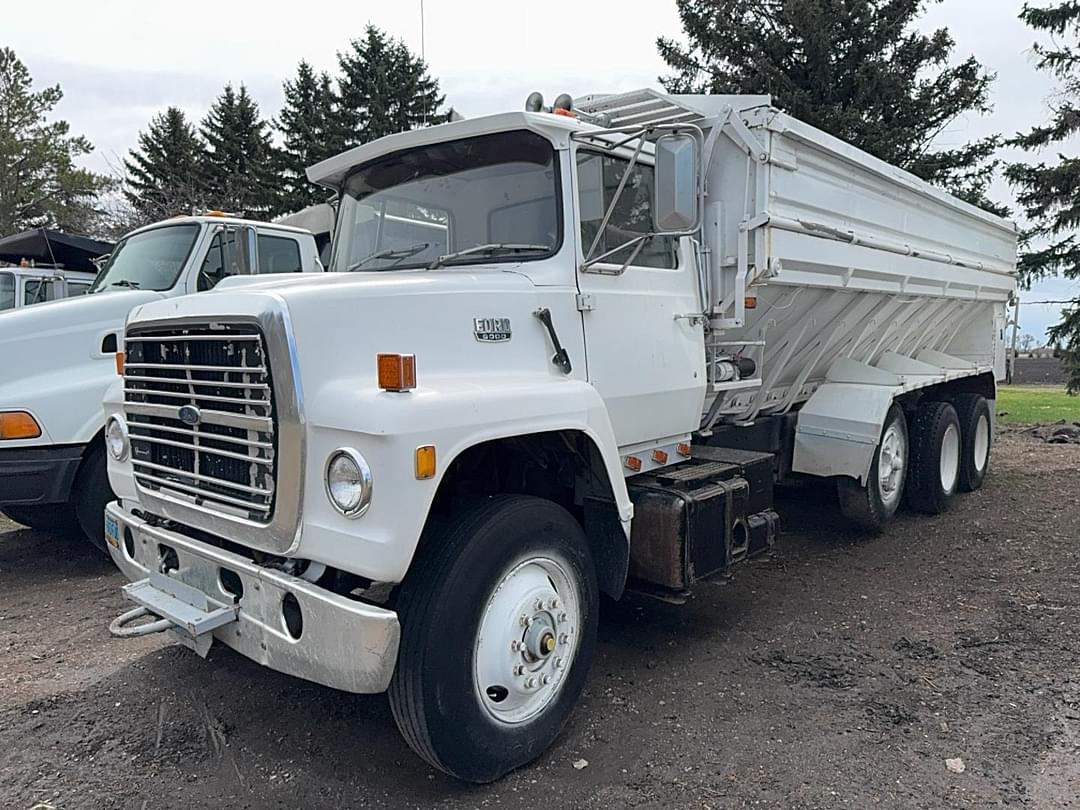 Image of Ford L9000 Primary image