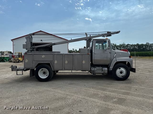 Image of Ford LN7000 equipment image 3