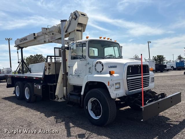 Image of Ford L8000 equipment image 2