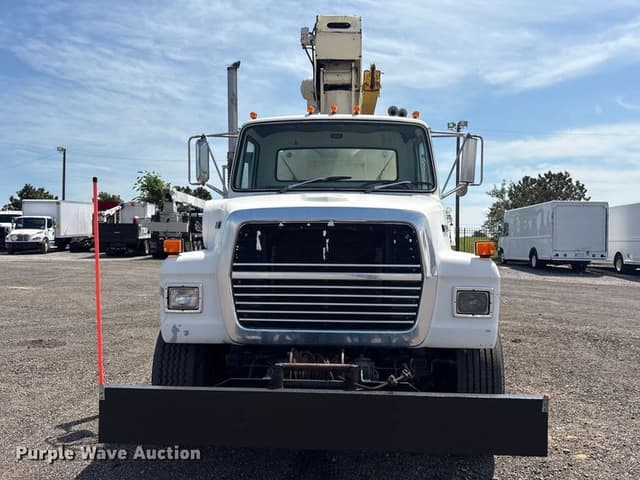 Image of Ford L8000 equipment image 1