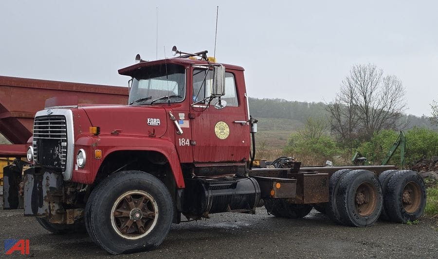 1986 Ford LT9000 Equipment Image0
