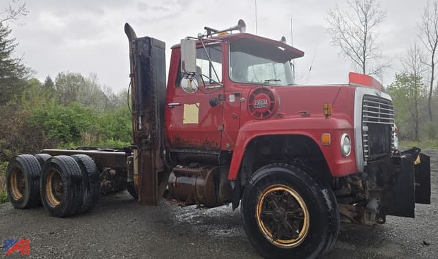 Image of Ford LT9000 equipment image 4