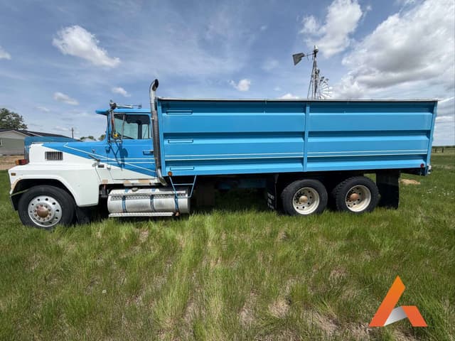 Image of Ford LTL9000 equipment image 1