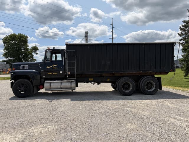 Image of Ford LTL9000 equipment image 3