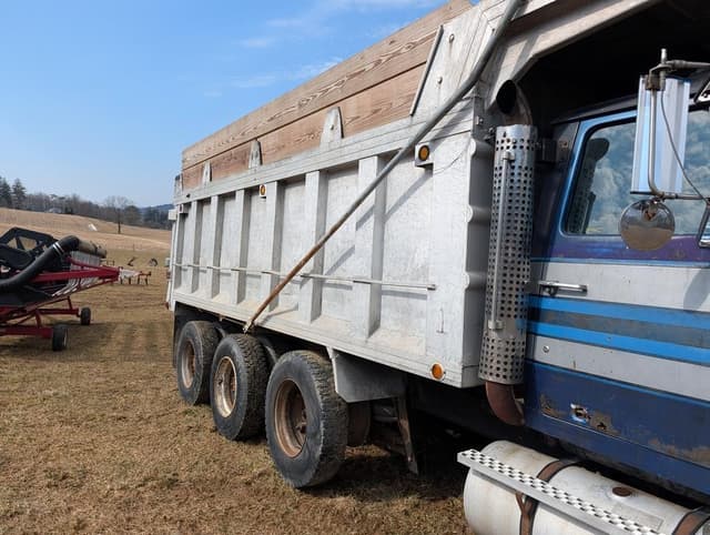Image of Ford LTL9000 equipment image 2