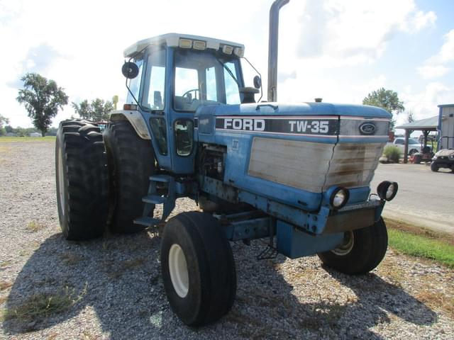 Image of Ford TW-35 equipment image 4