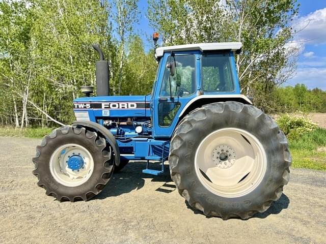 Image of Ford TW-5 equipment image 2