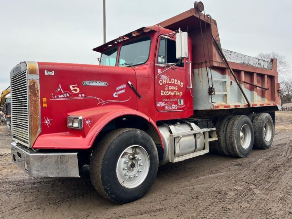 Main image Freightliner FLC