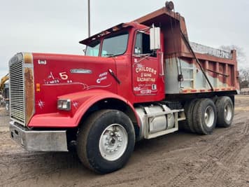 Main image Freightliner FLC