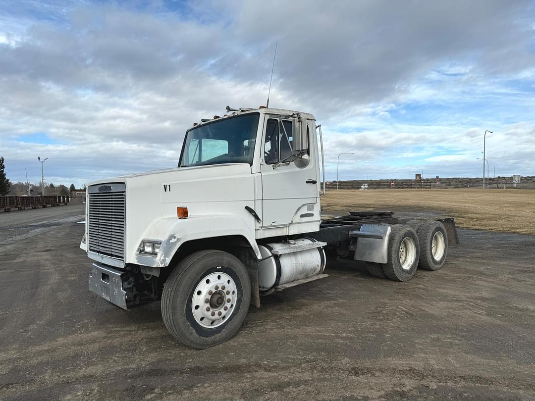 Image of Freightliner FLC112 Primary image