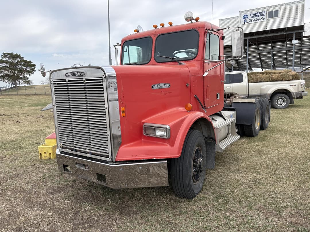 Image of Freightliner FLD120 Primary image