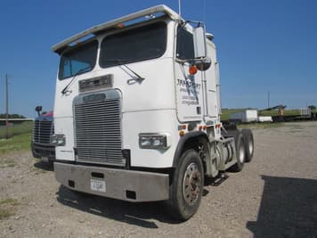 Main image Freightliner FLT