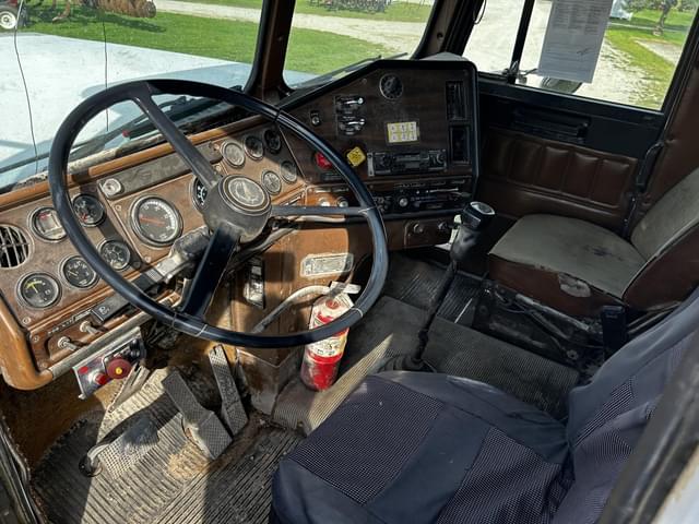 Image of Freightliner MB80 equipment image 2