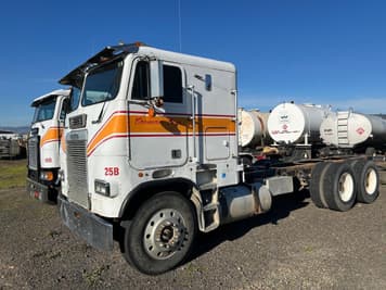 Main image Freightliner T086