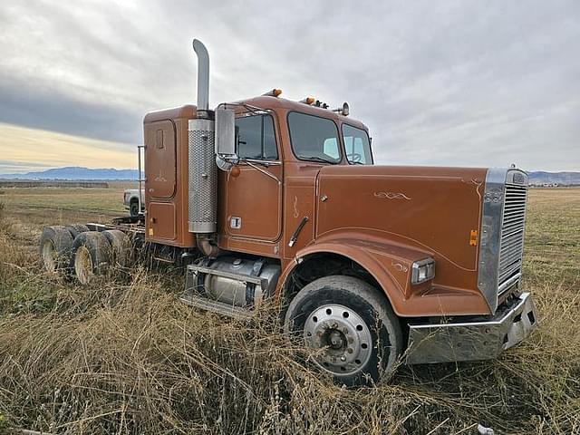 Image of Freightliner FLC equipment image 3