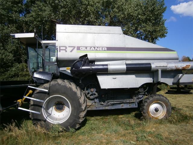 Image of Gleaner R7 equipment image 4
