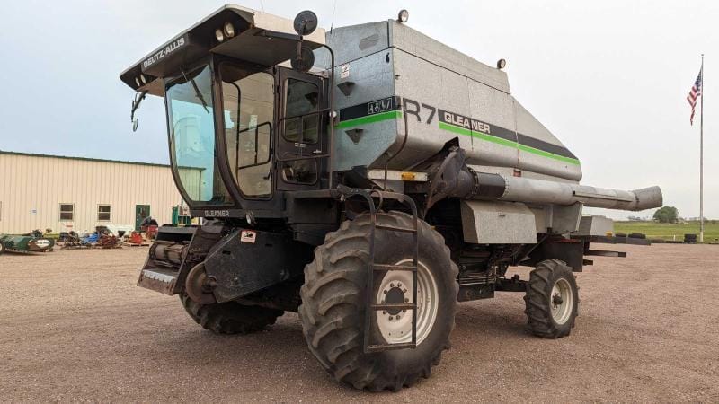 Main image Gleaner R7