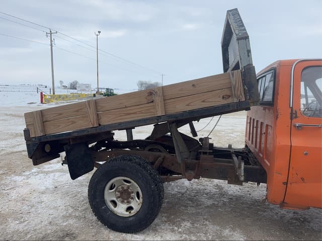 Image of GMC 2500 equipment image 1