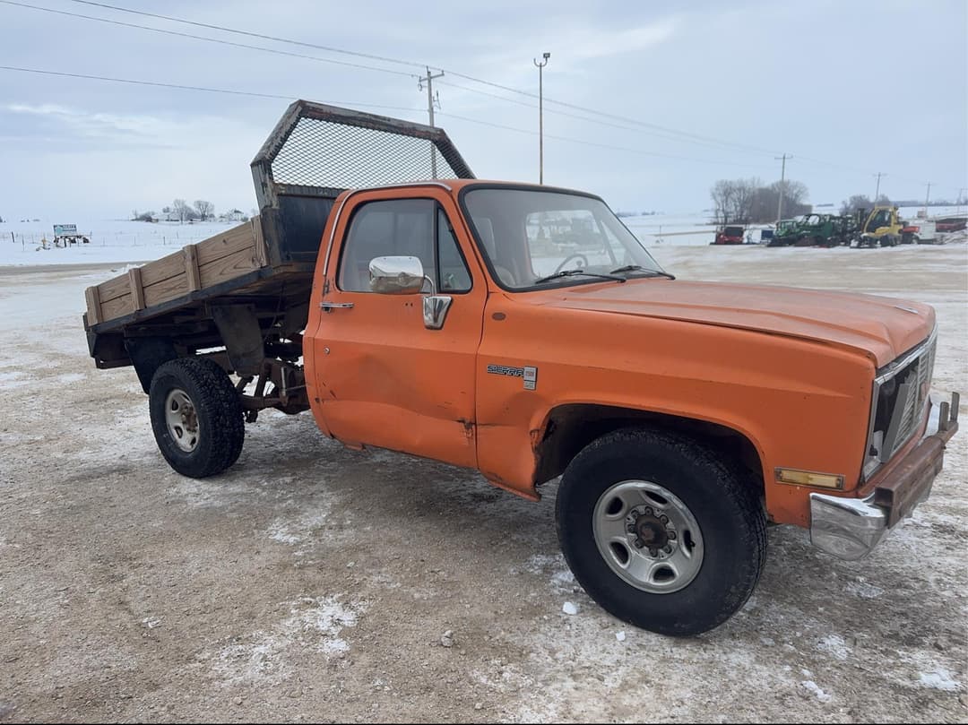 Image of GMC 2500 Primary image