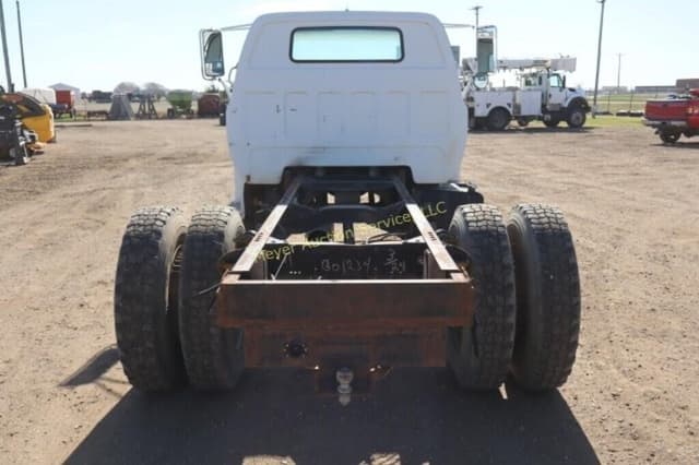 Image of GMC 6000 equipment image 2