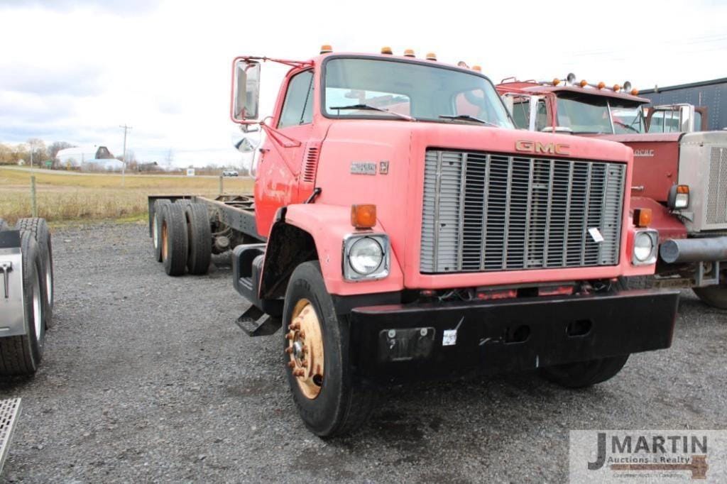 1986 GMC Brigadier Equipment Image0
