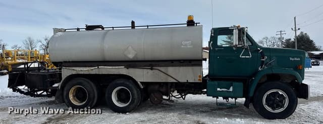 Image of GMC C7000 equipment image 3