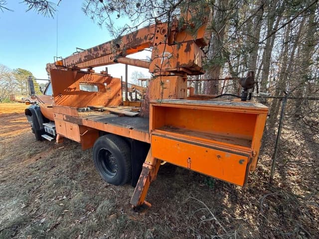 Image of GMC C7000 equipment image 2