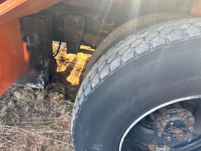 Image of GMC C7000 equipment image 3